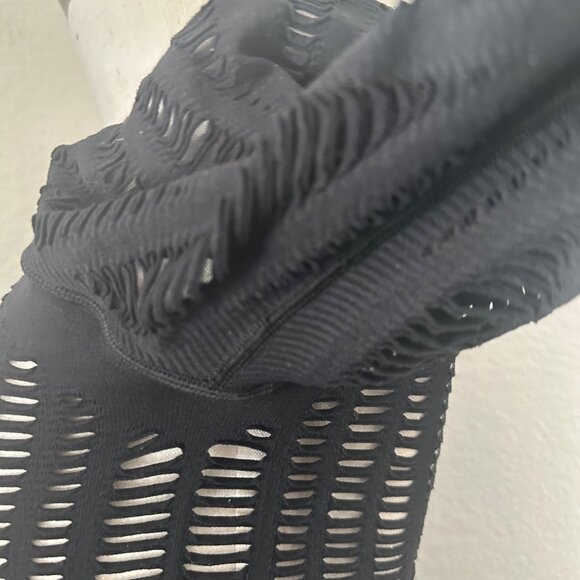 Alo Wandered Stretchy Blouse Cutout Long Sleeve Scoop Neck Lightweight Solid Bla - Picture 7 of 9